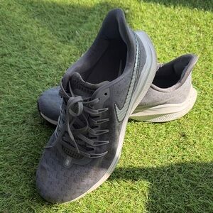 Nike Women's Grey Athletic Running Shoes